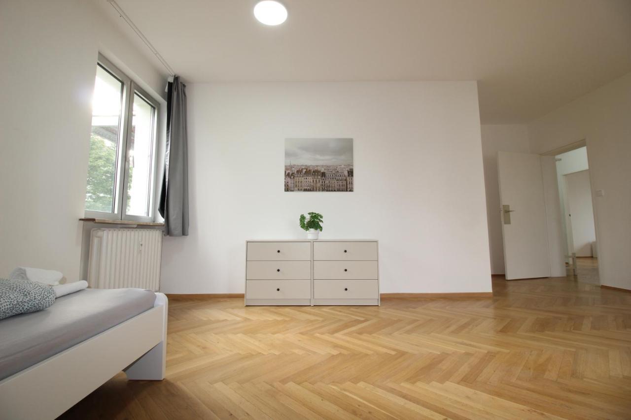 Apartmenthaus Kitzingen - Grosszuegige Wohnungen Fuer Je 6 Personen Mit Balkon المظهر الخارجي الصورة