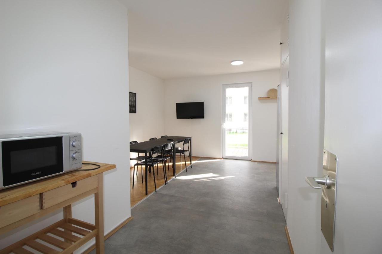 Apartmenthaus Kitzingen - Grosszuegige Wohnungen Fuer Je 6 Personen Mit Balkon المظهر الخارجي الصورة