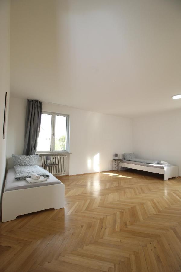 Apartmenthaus Kitzingen - Grosszuegige Wohnungen Fuer Je 6 Personen Mit Balkon المظهر الخارجي الصورة
