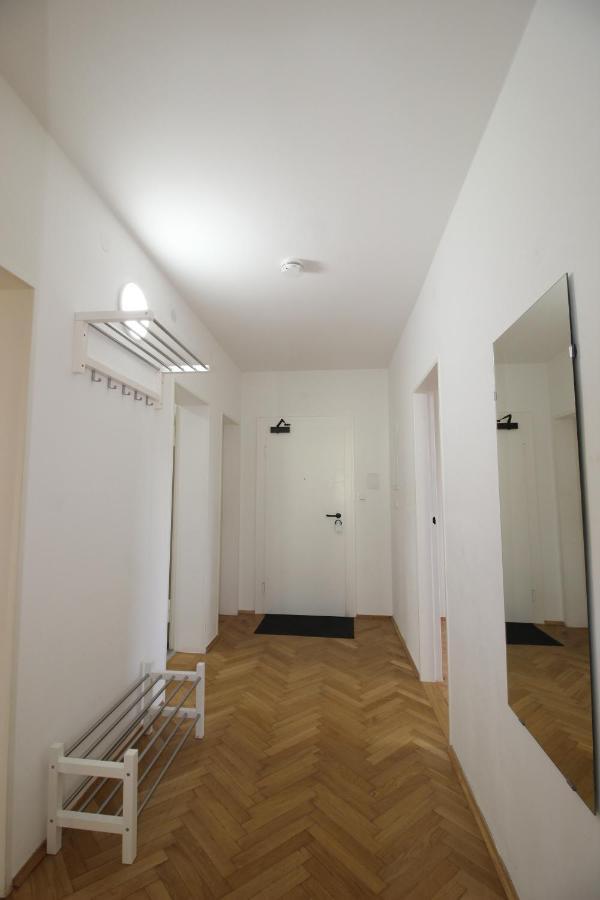 Apartmenthaus Kitzingen - Grosszuegige Wohnungen Fuer Je 6 Personen Mit Balkon المظهر الخارجي الصورة